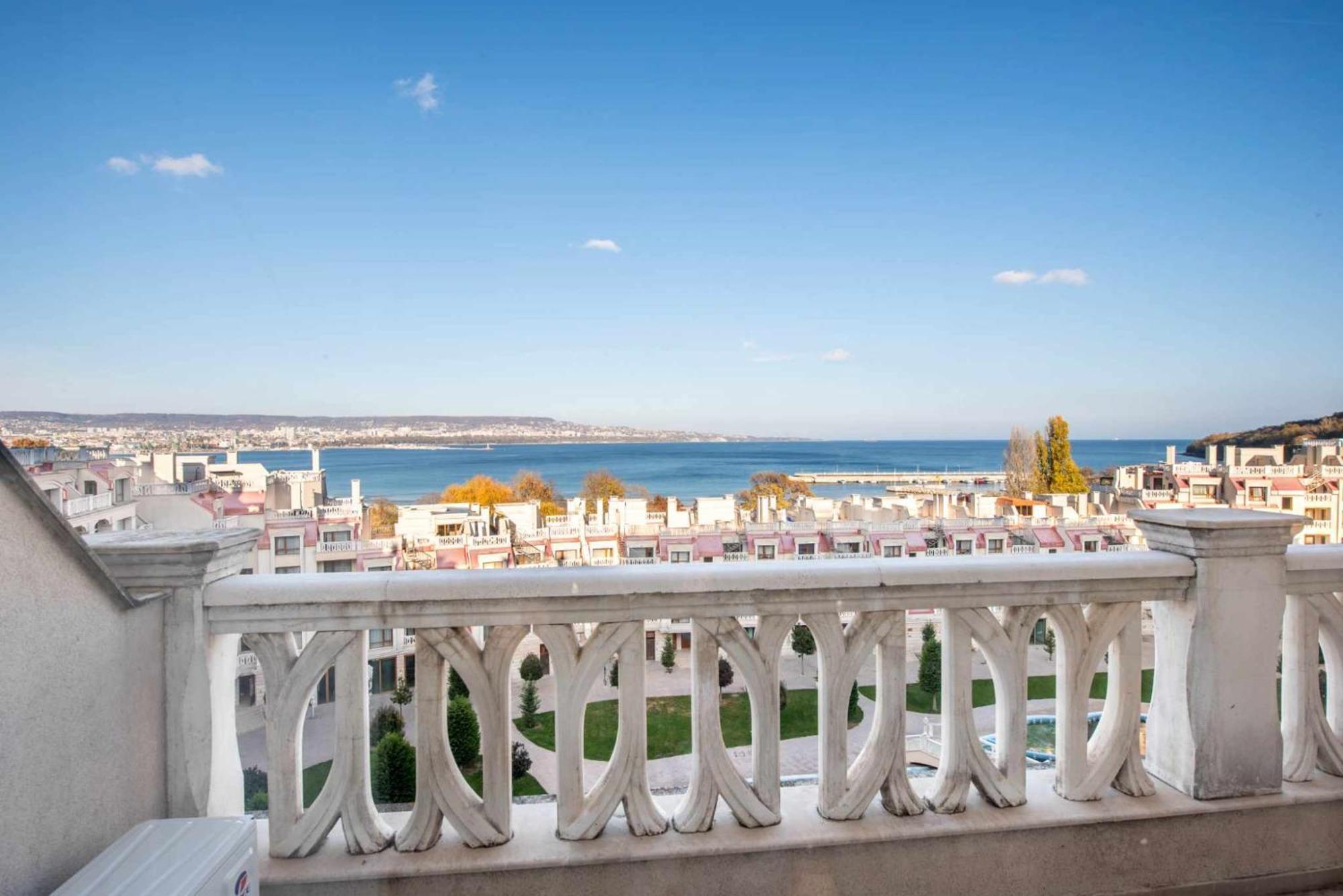 Azur Del Mar Seaview Apartment Varna Exteriör bild