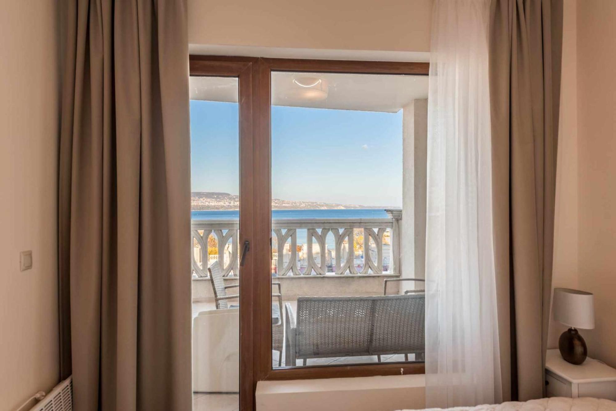 Azur Del Mar Seaview Apartment Varna Exteriör bild